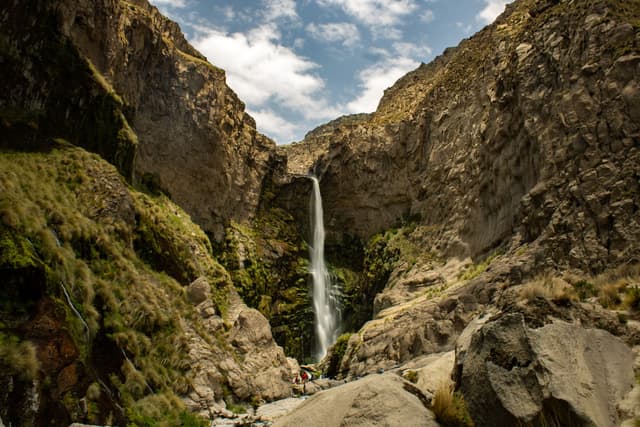 Farallones y Cataratas de Tecsecocha – Excursión de Medio Día destination 3